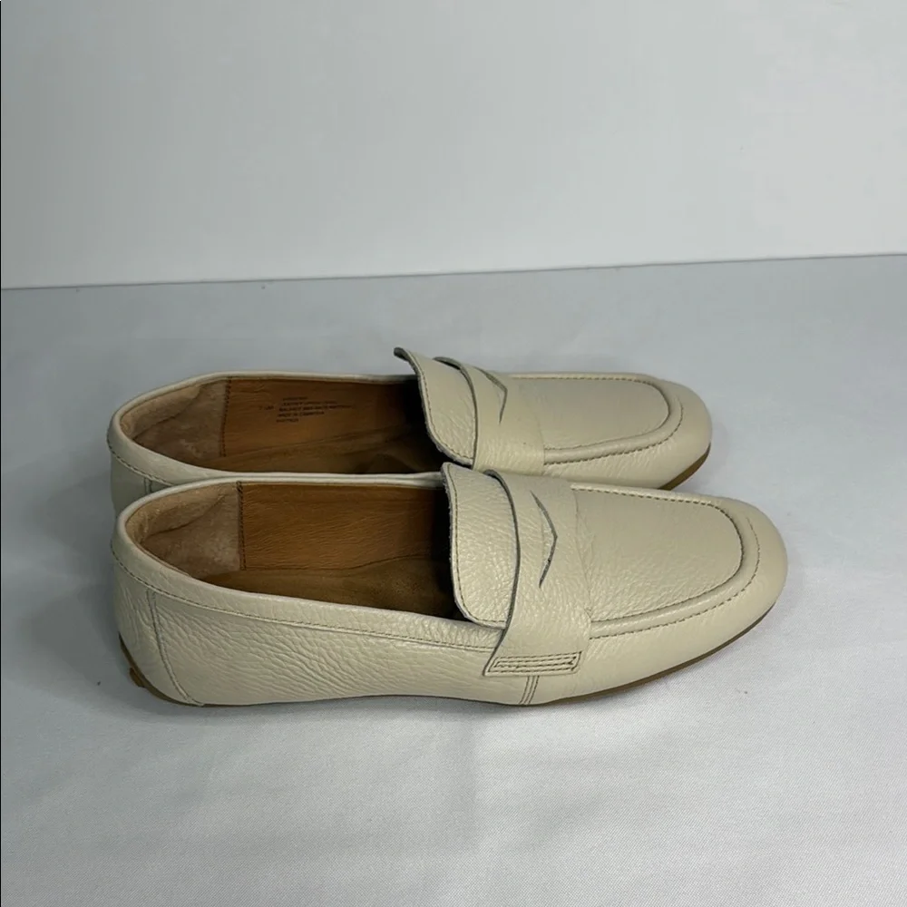 Sofft Cream Moccasins Slip-On Shoes - Picture 2 of 7